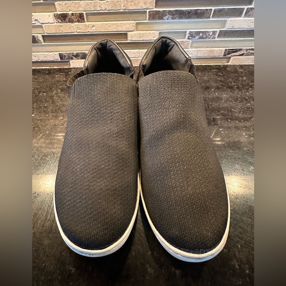 Adam Tucker slip in black shoes - Picture 2 of 3